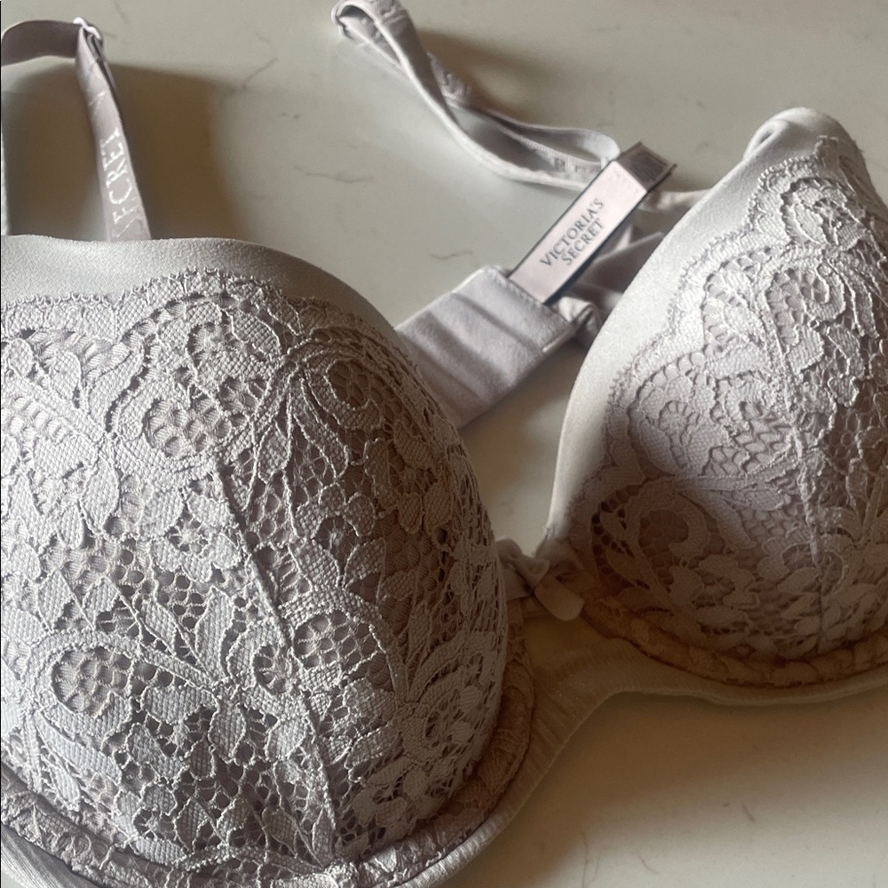 Victoria's Secret Body by Victoria Lined Demi Push Up Underwire Lilac Lace 34D